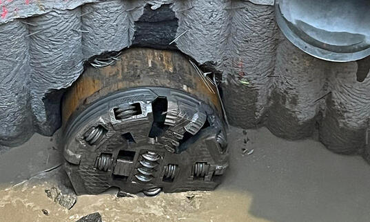 Dritter Tunnel-Durchstich